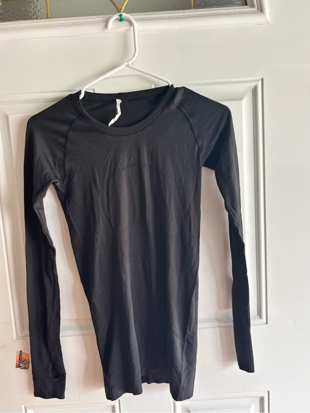 Lululemon Black Long Sleeve Workout Top – Size 4 / XS